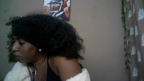 Snapshot of verronique1511 chatting on 06/14/26, 02:24 verronique1511 online show from 06/14/26, 02:24