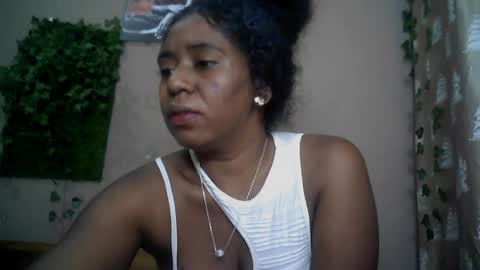 Snapshot of verronique1511 chatting on 06/16/26, 04:15 verronique1511 online show from 06/16/26, 04:15