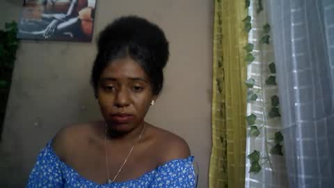 Snapshot of verronique1511 chatting on 06/18/26, 04:13 verronique1511 online show from 06/18/26, 04:13