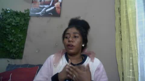 Snapshot of verronique1511 chatting on 06/22/26, 04:42 verronique1511 online show from 06/22/26, 04:42