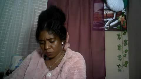 Snapshot of verronique1511 chatting on 07/13/26, 06:44 verronique1511 online show from 07/13/26, 06:44