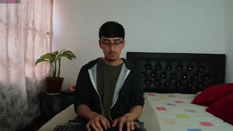 Snapshot of versatileguuy chatting on 10/06/25, 06:05 versatileguuy online show from 10/06/25, 06:05