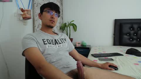 Snapshot of versatileguuy chatting on 10/25/25, 02:52 versatileguuy online show from 10/25/25, 02:52