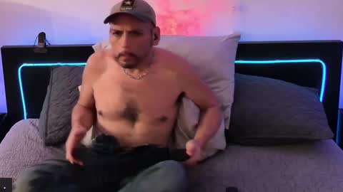 Snapshot of verspig7 chatting on 02/24/25, 02:51 VersPig7 online show from 02/24/25, 02:51