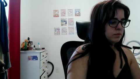 Snapshot of veruca99 chatting on 06/11/26, 01:20 veruca99 online show from 06/11/26, 01:20