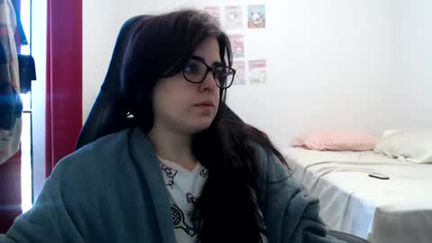 Snapshot of veruca99 chatting on 07/20/26, 01:02 veruca99 online show from 07/20/26, 01:02