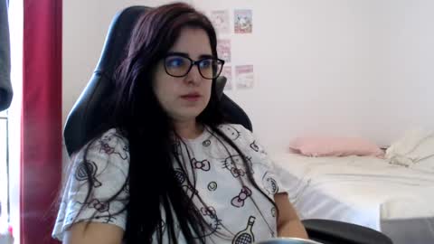 Snapshot of veruca99 chatting on 07/22/26, 12:52 veruca99 online show from 07/22/26, 12:52