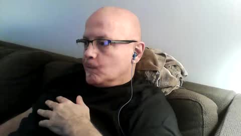 Snapshot of veryharrrrd chatting on 01/03/25, 12:19  Marco  online show from 01/03/25, 12:19