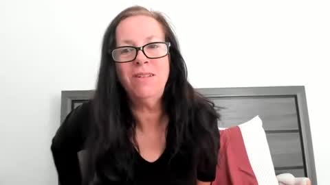 Snapshot of verysassypeachgoddess chatting on 12/18/25, 03:40 verysassypeachgoddess online show from 12/18/25, 03:40