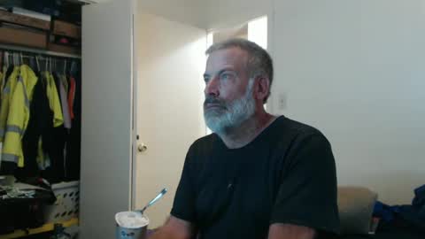 Snapshot of veryveryhairmanindenver chatting on 10/14/25, 12:00 hairy man online show from 10/14/25, 12:00