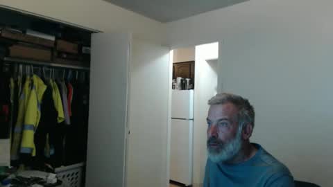 Snapshot of veryveryhairmanindenver chatting on 10/18/25, 12:13 hairy man online show from 10/18/25, 12:13