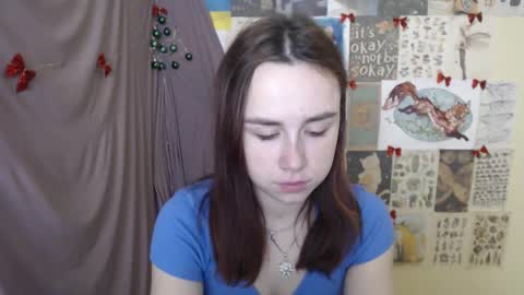 veryveryvery_shy online show from 12/15/25, 06:50