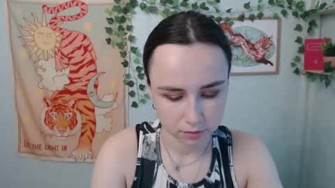 veryveryvery_shy online show from 05/25/26, 05:35