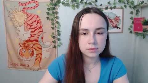 Snapshot of veryveryvery_shy chatting on 06/01/26, 05:42 veryveryvery_shy online show from 06/01/26, 05:42