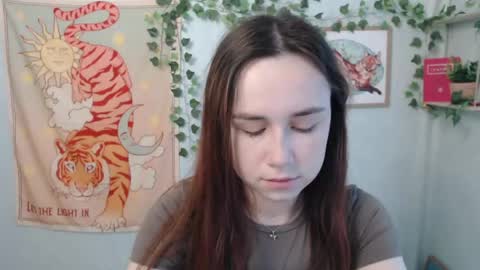 Snapshot of veryveryvery_shy chatting on 06/03/26, 05:54 veryveryvery_shy online show from 06/03/26, 05:54
