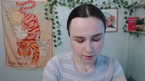 Snapshot of veryveryvery_shy chatting on 06/04/26, 05:46 veryveryvery_shy online show from 06/04/26, 05:46