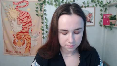 Snapshot of veryveryvery_shy chatting on 06/08/26, 05:30 veryveryvery_shy online show from 06/08/26, 05:30