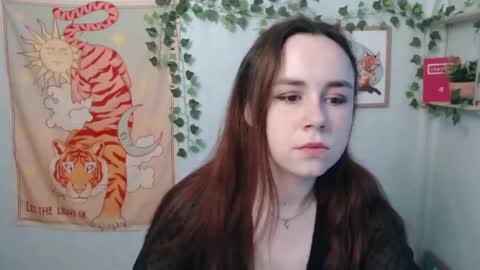 Snapshot of veryveryvery_shy chatting on 06/09/26, 05:30 veryveryvery_shy online show from 06/09/26, 05:30
