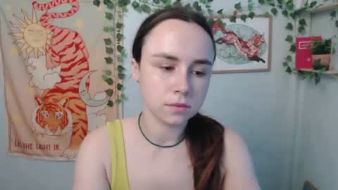 Snapshot of veryveryvery_shy chatting on 07/16/26, 05:35 veryveryvery_shy online show from 07/16/26, 05:35