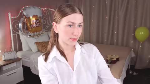 Snapshot of vespera_celeste chatting on 09/26/25, 05:44 Celeste online show from 09/26/25, 05:44