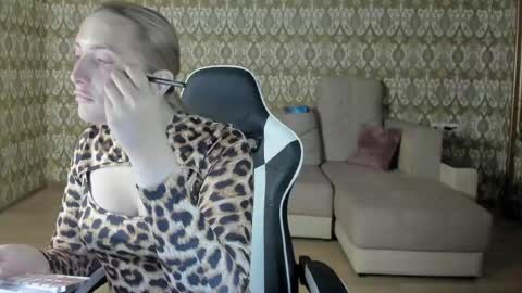 vi_luxxxy online show from 05/07/26, 02:06