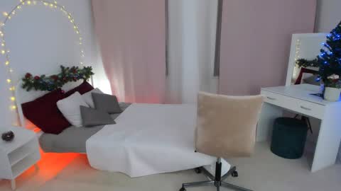 Camilla online show from 12/23/24, 08:03