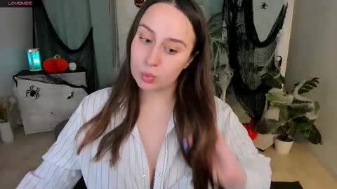 Camilla online show from 10/24/25, 10:55