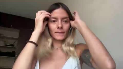 Snapshot of viajemos chatting on 01/18/26, 06:34 papichulo y mamichula online show from 01/18/26, 06:34