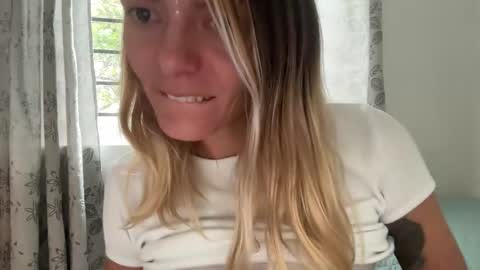 Snapshot of viajemos chatting on 03/08/26, 09:18 papichulo y mamichula online show from 03/08/26, 09:18