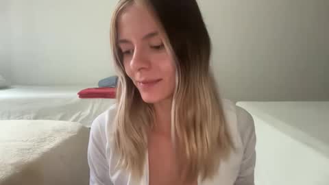 Snapshot of viajemos chatting on 03/29/26, 10:32 papichulo y mamichula online show from 03/29/26, 10:32