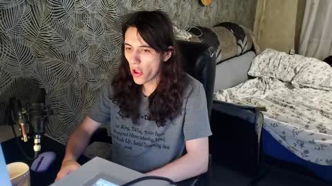 vialeras online show from 12/08/24, 01:35