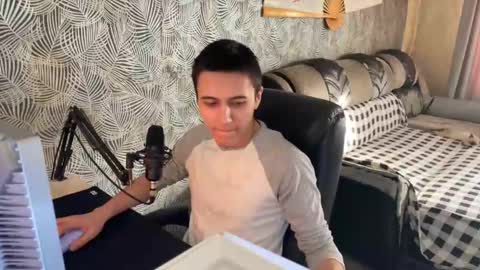 vialeras online show from 02/23/25, 09:55