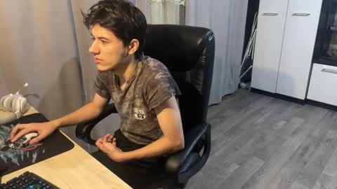 vialeras online show from 11/17/25, 02:06