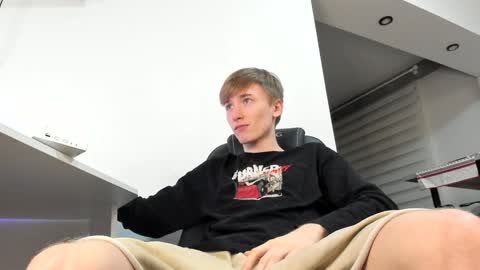 Snapshot of vibemygirl chatting on 01/20/25, 01:32 vibemygirl online show from 01/20/25, 01:32