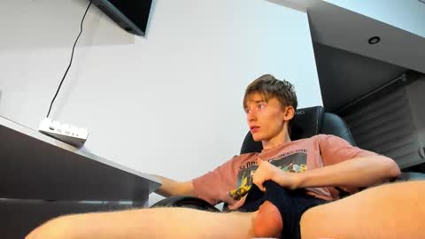 Snapshot of vibemygirl chatting on 02/12/25, 01:09 vibemygirl online show from 02/12/25, 01:09