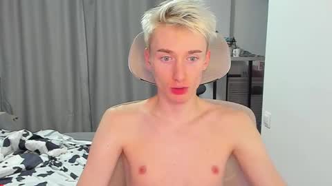 Snapshot of vibemygirl chatting on 10/01/25, 12:22 vibemygirl online show from 10/01/25, 12:22