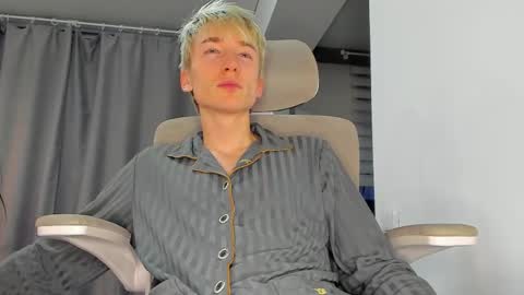 vibemygirl online show from 11/13/25, 10:58