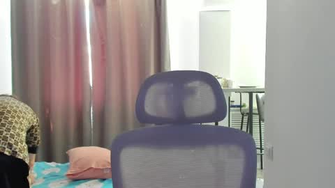vibemygirl online show from 04/29/26, 06:39