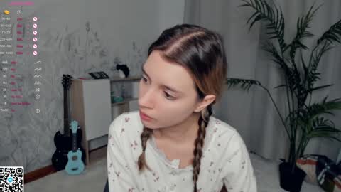 Snapshot of vibes_of_joy chatting on 12/14/24, 08:29 Mikky online show from 12/14/24, 08:29