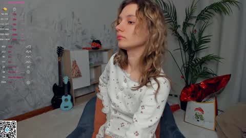 Snapshot of vibes_of_joy chatting on 12/25/24, 09:00 Mikky online show from 12/25/24, 09:00