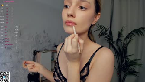 Snapshot of vibes_of_joy chatting on 01/11/25, 08:10 Mikky online show from 01/11/25, 08:10