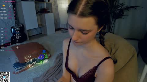 Snapshot of vibes_of_joy chatting on 01/13/25, 11:38 Mikky online show from 01/13/25, 11:38