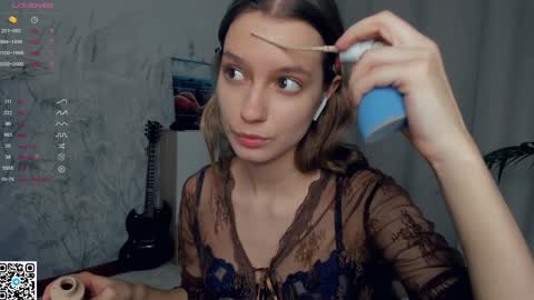 Snapshot of vibes_of_joy chatting on 01/18/25, 07:38 Mikky online show from 01/18/25, 07:38