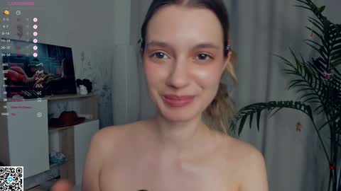 Snapshot of vibes_of_joy chatting on 01/18/25, 01:40 Mikky online show from 01/18/25, 01:40