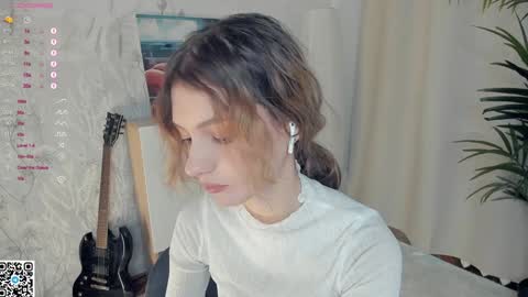 Snapshot of vibes_of_joy chatting on 01/24/25, 07:19 Mikky online show from 01/24/25, 07:19