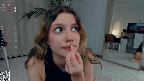 Snapshot of vibes_of_joy chatting on 02/03/25, 11:09 Mikky online show from 02/03/25, 11:09