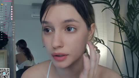 Snapshot of vibes_of_joy chatting on 02/17/25, 11:13 Mikky online show from 02/17/25, 11:13