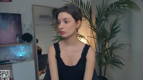 Snapshot of vibes_of_joy chatting on 02/20/25, 07:23 Mikky online show from 02/20/25, 07:23