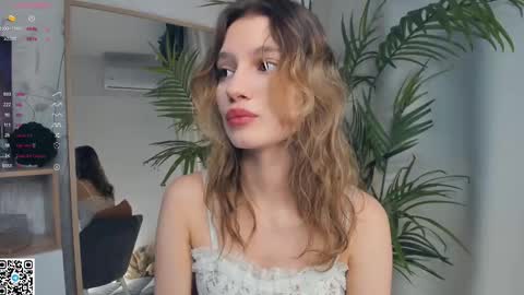 Snapshot of vibes_of_joy chatting on 02/23/25, 07:22 Mikky online show from 02/23/25, 07:22