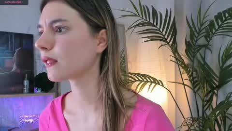 Snapshot of vibes_of_joy chatting on 02/27/25, 11:10 Mikky online show from 02/27/25, 11:10